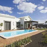 Coral Deluxe Villa *